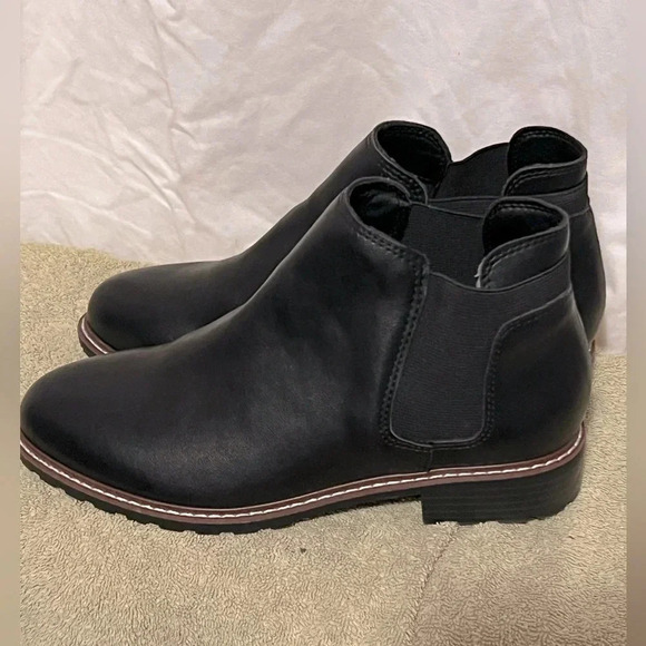 NWOT Cynthia Rowley Ankle Boots Black Leather Womens Sz 9 - Picture 1 of 8